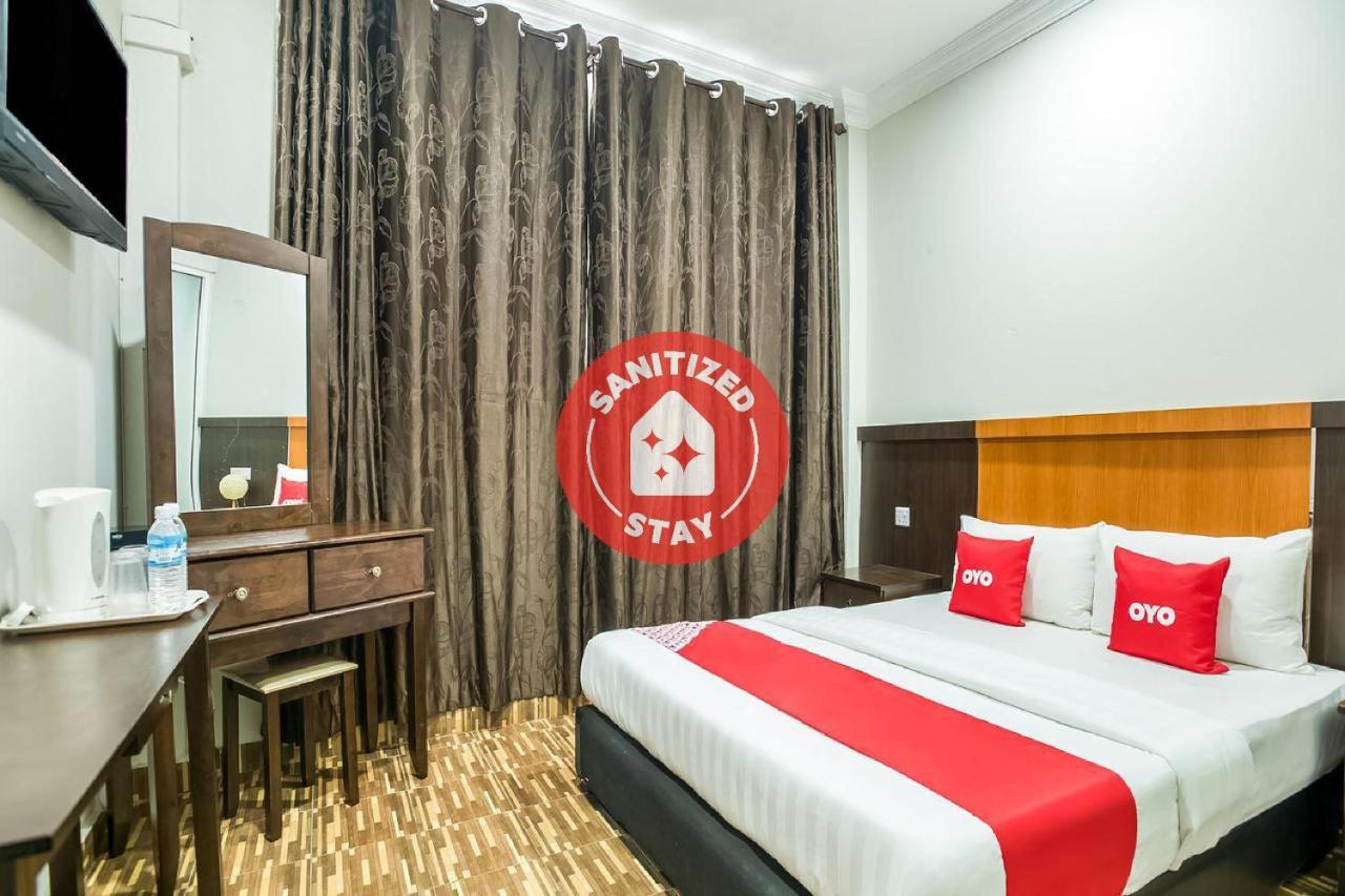 Oyo 89712 Grand Inn Семпорна Екстериор снимка