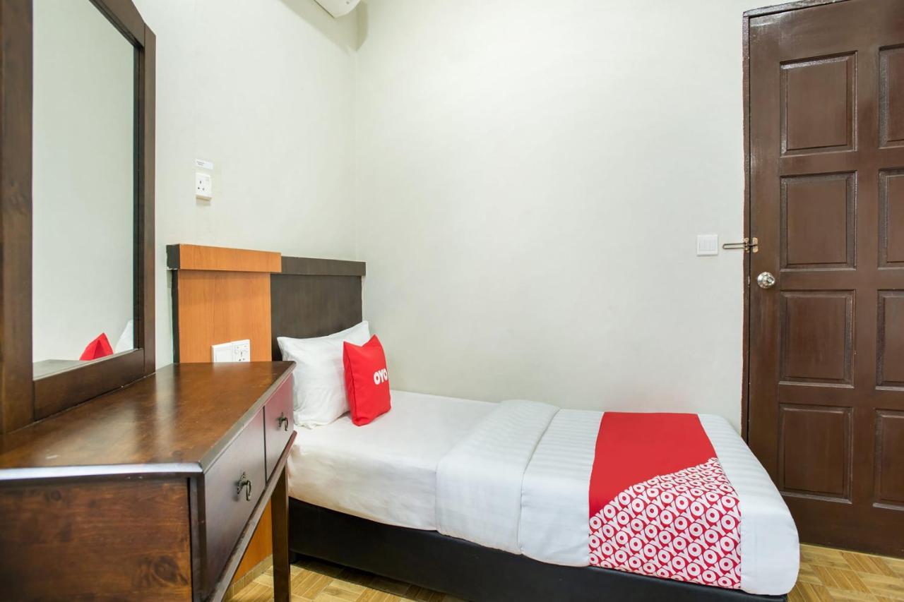 Oyo 89712 Grand Inn Семпорна Екстериор снимка