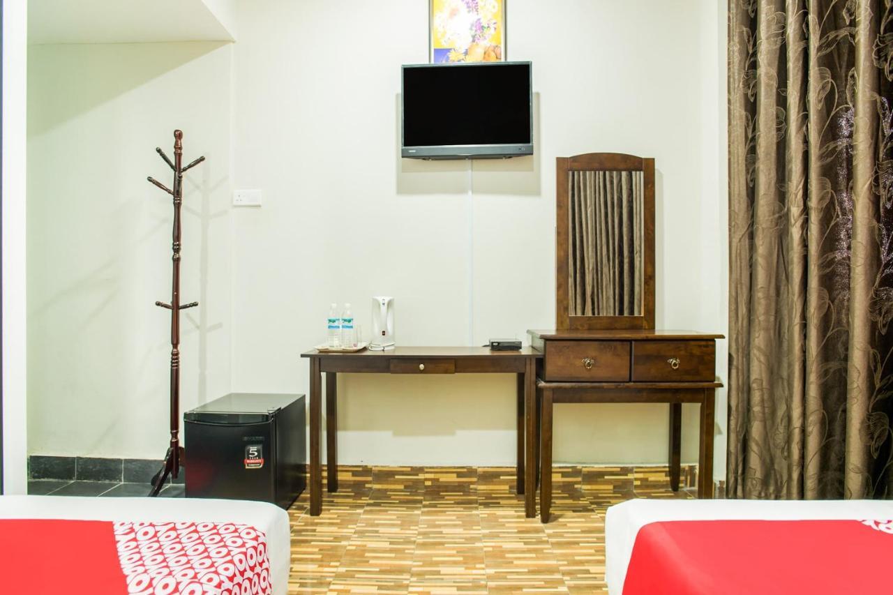 Oyo 89712 Grand Inn Семпорна Екстериор снимка