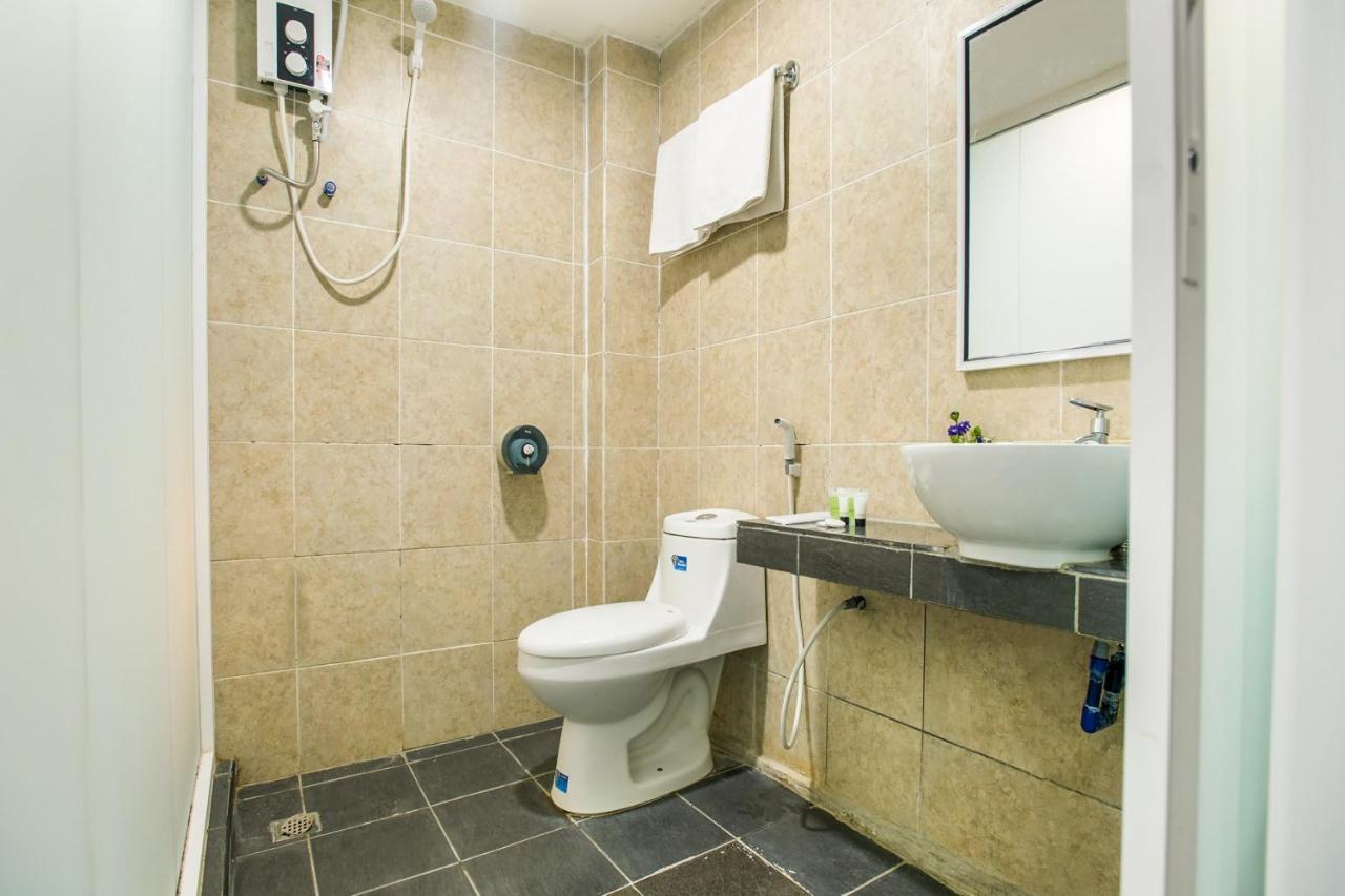 Oyo 89712 Grand Inn Семпорна Екстериор снимка