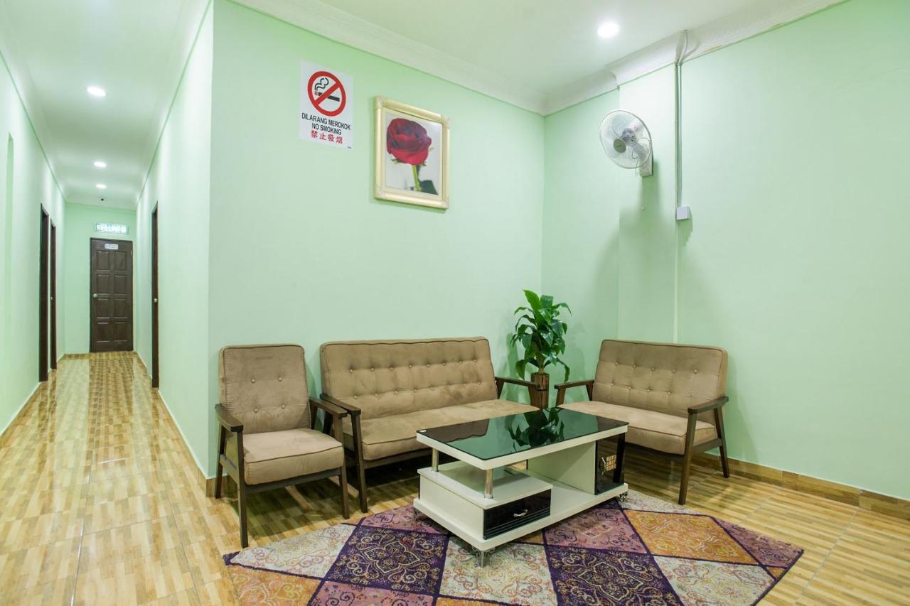 Oyo 89712 Grand Inn Семпорна Екстериор снимка