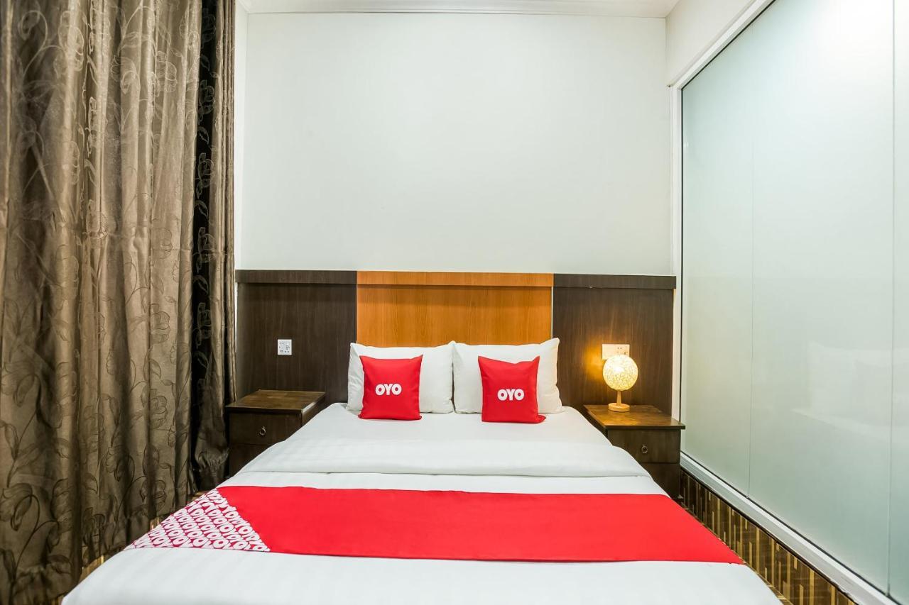 Oyo 89712 Grand Inn Семпорна Екстериор снимка