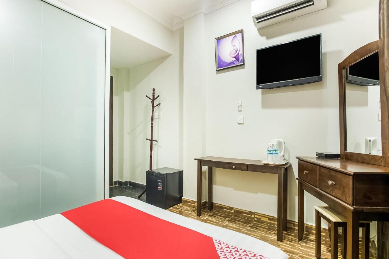 Oyo 89712 Grand Inn Семпорна Екстериор снимка